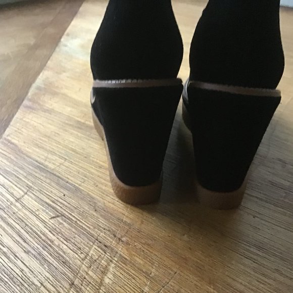 ANTHRO BIBI LOU BLACK SUEDE PLATFORM BOOTIES. 37 - Picture 6 of 7